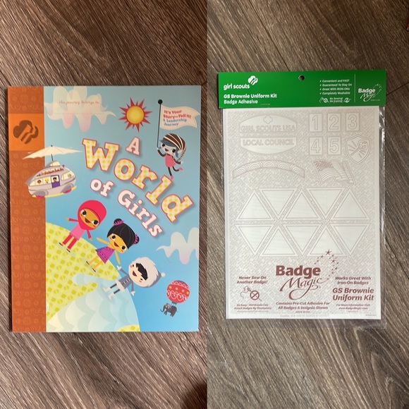 Girl Scout Brownie Lot- Binder, Badge Magic, World of Girls, Jumper & Sweater - Picture 2 of 15